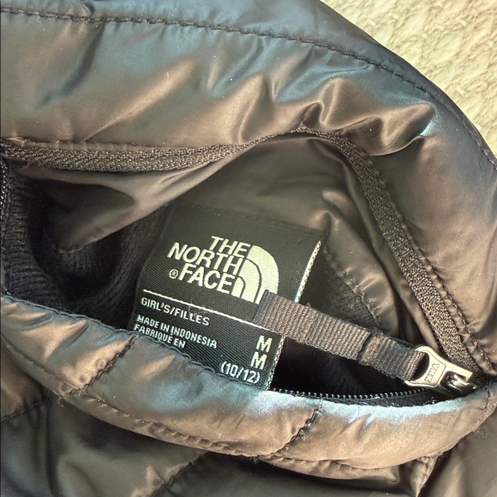 The North Face Girls Mossbud Reversible Puffer Jacket Black Size M - Picture 4 of 4